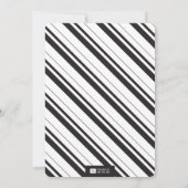 小さな男の子はカップルの男の子のシャワーを彼の道にある 招待状 (裏面)