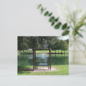 小さな町の湖のビュー ポストカード (スタンド正面)