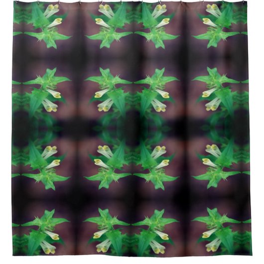 小さな白い山花閉じ型 シャワーカーテン (正面)