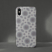 小さな白い花の落ちる Case-Mate iPhoneケース