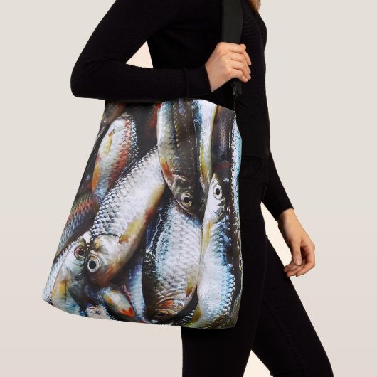 小さな白身魚 クロスボディバッグ (クローズアップ)