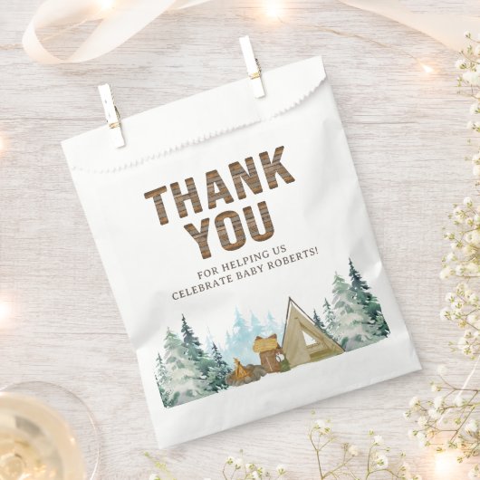 小さな素朴キャンパーの赤ちゃんシャワーを木製 フェイバーバッグ (クリップ留めされた状態)