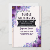 小さな紫色の野生の花の赤ちゃん女の子シャワー 招待状 (正面)