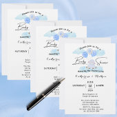 小さな羊が少年青の風船の上で高く飛んでいる 招待状