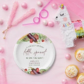 小さな芽が赤ちゃんシャワーを浴びる途中にある ペーパープレート (パーティー)