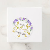 小さな蝶がサークルの途中にある フェイバータグ (インサイチュ)