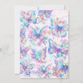小さな蝶がピンクの赤ちゃんシャワーの途中にある 招待状 (裏面)