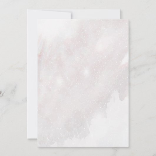 小さな蝶がピンクの赤ちゃんシャワーを彼女の道にある 招待状 (裏面)