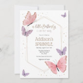 小さな蝶が彼女の方法にベビー振りかける 招待状 (正面)
