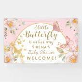 小さな蝶が彼女の方法の女の子の赤ちゃんシャワー 横断幕 (横)