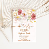 小さな蝶が彼女の途中にある赤ちゃんシャワーの女の子 招待状