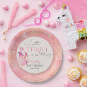 小さな蝶が赤ちゃんのシャワーを途中にある ペーパープレート (パーティー)