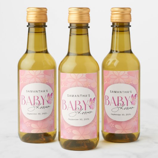 小さな蝶が赤ちゃんのシャワーを途中にある ワインラベル (ボトル)