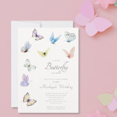 小さな蝶が赤ちゃんのシャワーを途中にある 招待状