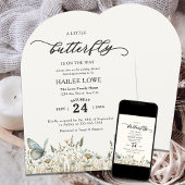 小さな蝶が赤ちゃんシャワーの途中にある 招待状