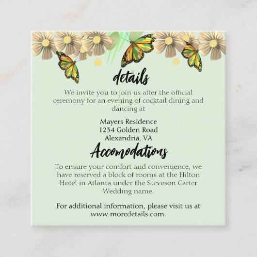 小さな蝶が道を進んでいるフローラ エンクロージャーカード (正面)