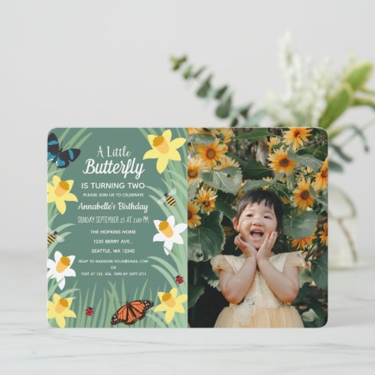 小さな蝶の春誕生日写真 招待状 (スタンド正面)