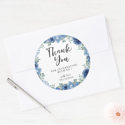 小さな蝶の青フローラあり素朴がとう ラウンドシール (封筒)