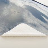 小さな衛星は地球の一部の上を公転する。 シェルパブランケット (3/4)