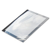 小さな衛星は地球の一部の上を公転する。 ノートパッド (アングル)