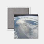 小さな衛星は地球の一部の上を公転する。 マグネット (正面/裏面)