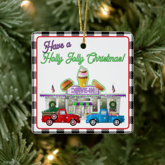 小さな赤いトラックとドライブインダイナー セラミックオーナメント (ツリー)