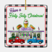 小さな赤いトラックとドライブインダイナー セラミックオーナメント (裏面)
