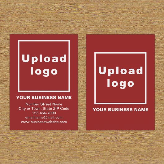 小さな赤いポートレートカードのビジネスブランド 名刺
