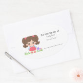 小さな赤ちゃん女の子 – ライブラリのために 楕円形シール (封筒)