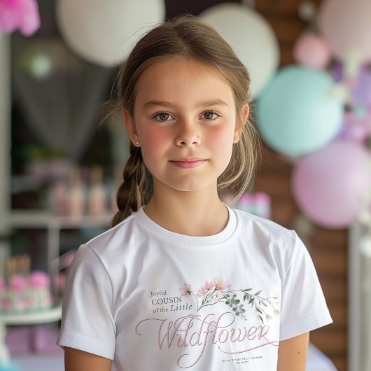 小さな野草の赤ん坊の女の子のシャワー従兄弟 Tシャツ