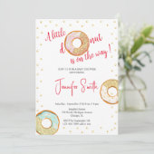 小さな金色のドーナツの赤ちゃんシャワーの招待状 招待状 (スタンド正面)