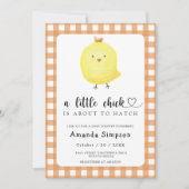 小さな雛が赤ちゃんシャワーをハッチしようとしている 招待状 (正面)