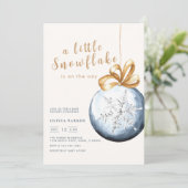 小さな雪の結晶の冬のベビーシャワー招待状 招待状 (スタンド正面)