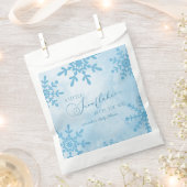 小さな雪の結晶の冬のワンダーランド赤ちゃんシャワー フェイバーバッグ (クリップ留めされた状態)