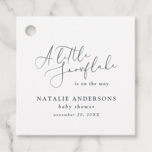 小さな雪の結晶の冬の赤ちゃんシャワーパーティー フェイバータグ (正面)