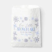 小さな雪の結晶の冬の青い赤ちゃんシャワー フェイバーバッグ (正面)