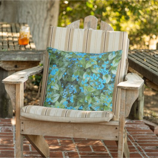 小さな青いブリュンネラの花 フラワー アウトドアクッション (椅子)