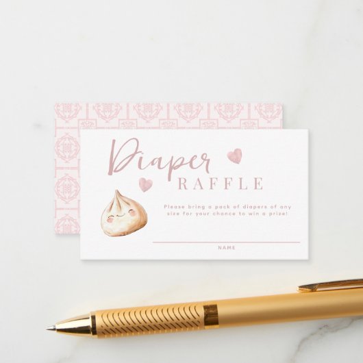 小さな餃子ピンクの赤ちゃんシャワーおむつラッフルティック エンクロージャーカード (正面/裏面インサイチュ)