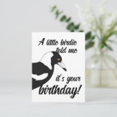 小さな鳥が教えてくれたよ、お誕生日のポストカードだよ ポストカード (スタンド正面)