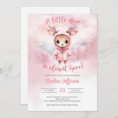 小さな鹿がピンクのトナカイの女の子 招待状 (正面/裏面)