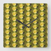 小さな黄色のローズブズの正方形の時計 スクエア壁時計 (正面)