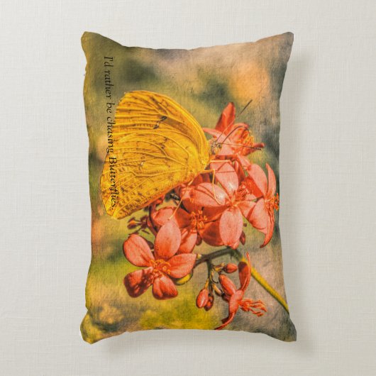 小さな黄色の硫黄の蝶を持つ枕 アクセントクッション (正面(垂直))