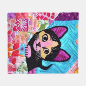 小さな黒と白のキットンのようなデザイン フリースブランケット (正面(横))