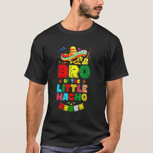 小さなNacho平均のCinco De Mayo BirtのBro Tシャツ (正面)