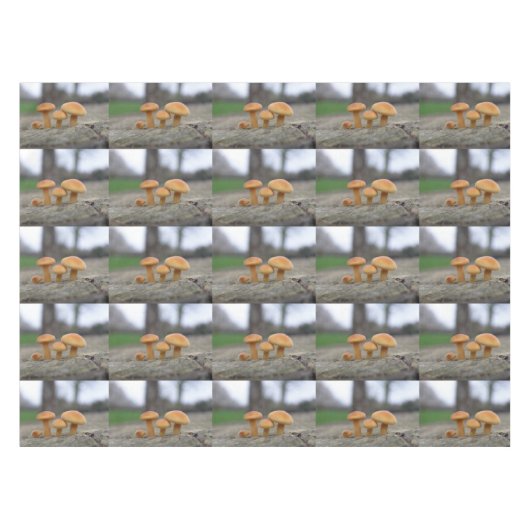 小さなToadstoolsマクロのテーブルクロス テーブルクロス (正面(横))