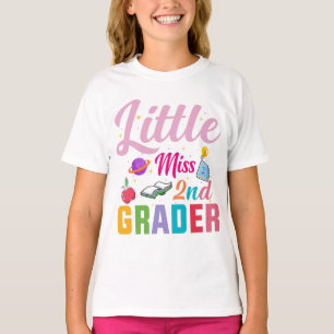 小さ恋しく思い2年生の女の子の1日に戻る Tシャツ