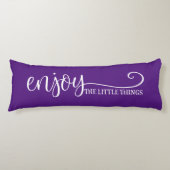 小さ楽しむい物引用文紫ホワイト ボディピロー (正面)