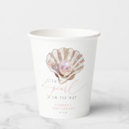 小エレガントさな真珠が赤ちゃんシャワーの途中にある 紙コップ