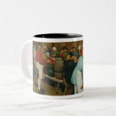 小作農の結婚式1568年 ツートーンマグカップ (正面左)