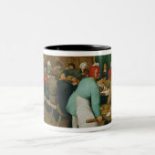 小作農の結婚式1568年 ツートーンマグカップ (中央)